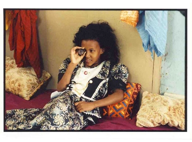 
	Abderrahmane Sissako,&nbsp;En Attendant le bonheur - Heremakono, 2002. Película, 95'
