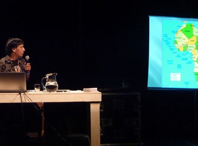 
	Krishna Luchoomun’s lecture about the pARTage residency program, during the 17th Festival (2011)

