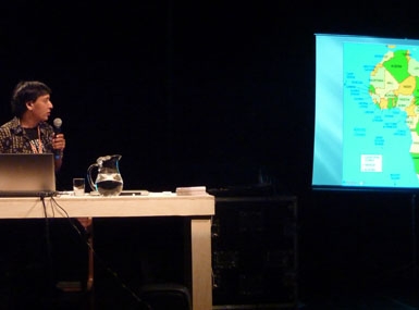 
	Palestra de Krishna Luchoomun sobre programa de residência no pARTage, durante o 17o Festival (2011)
