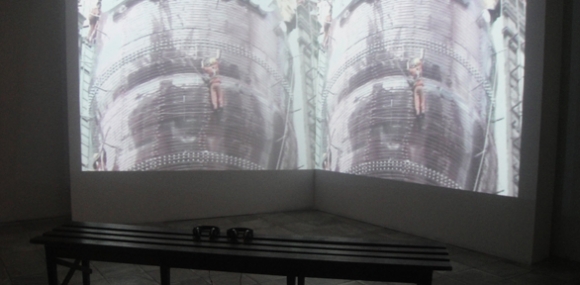 
	Sebastian Diaz-Morales, Oracle (2011), videoinstallation
